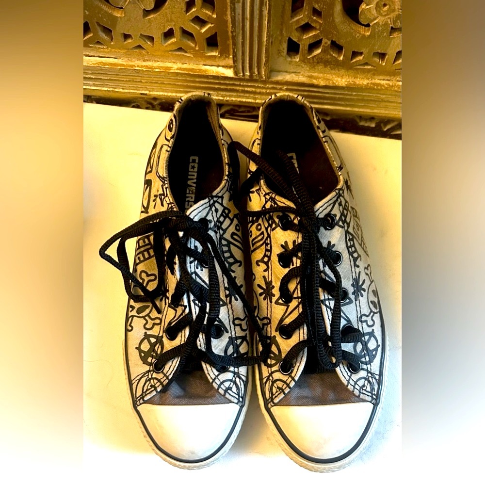 Converse Chuck Taylor Low Top Sneakers Size 3 Juniors Black White Punk Grunge